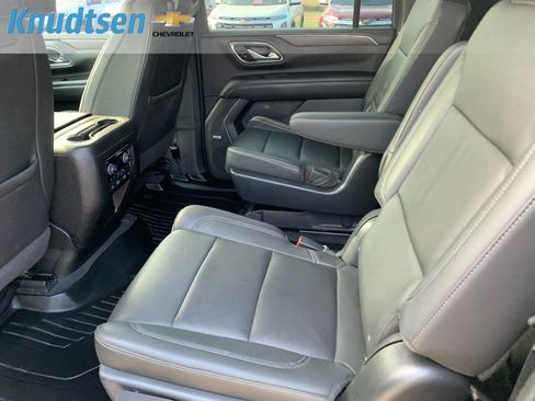 Used 2022 Chevrolet Suburban Z71 w/ Off-Road Capability Package AWD/4WD image 17