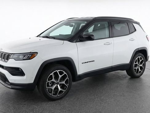 Used 2025 Jeep Compass Limited AWD/4WD image 3