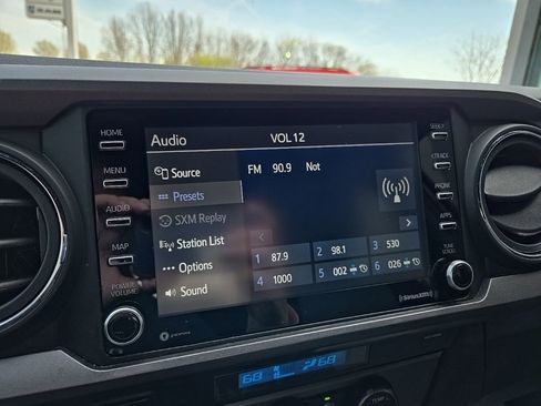 Used 2022 Toyota Tacoma TRD Sport AWD/4WD image 57