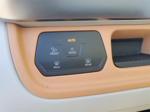 New 2025 Volkswagen ID. Buzz 1st Edition image 26