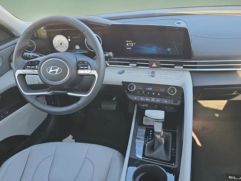 New 2026 Hyundai Elantra Limited FWD image 11