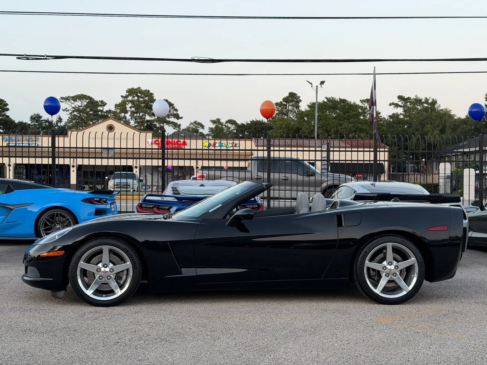 Used 2005 Chevrolet Corvette Convertible w/ Preferred Equipment Group RWD image 10