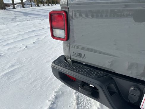 Used 2020 Jeep Gladiator Sport w/ Quick Order Package 24S image 6