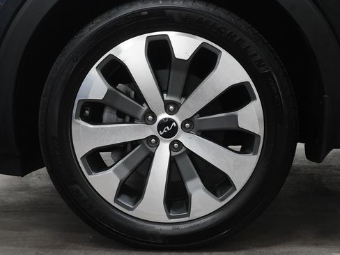 Used 2022 Kia Telluride EX w/ EX Premium Package image 11