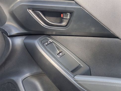 Used 2024 Subaru Crosstrek 2.0i Premium image 33