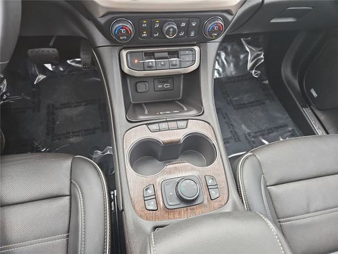 Used 2023 GMC Acadia Denali w/ Denali Ultimate Package image 23