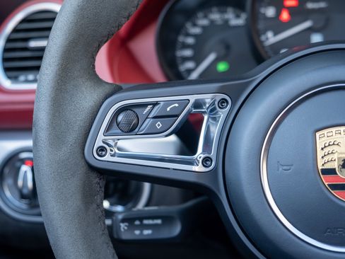 Certified 2021 Porsche 718 Boxster Spyder image 31