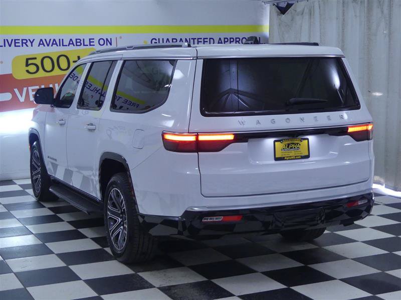 Used 2025 Jeep Wagoneer L Series II w/ 8-pass Seating Package AWD/4WD image 5