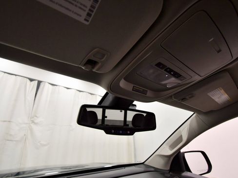 Used 2015 GMC Canyon SLT w/ Driver Alert Package image 28