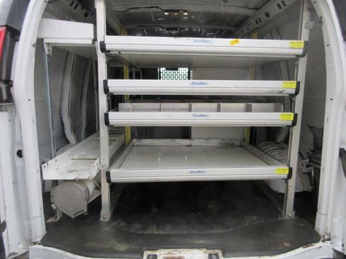 Used 2017 Chevrolet Express 2500 RWD image 13