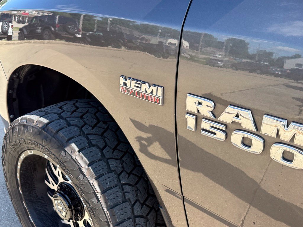 Used 2018 RAM 1500 Express w/ Express Value Package AWD/4WD image 11