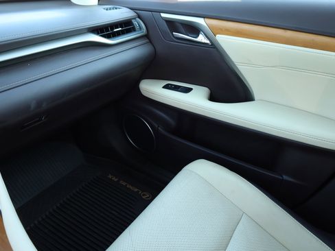 Used 2017 Lexus RX 350 FWD w/ Premium Package image 10