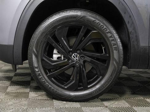 Used 2023 Volkswagen Atlas SE w/ Black Wheel Package AWD/4WD image 22