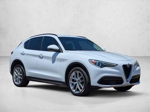 Used 2018 Alfa Romeo Stelvio Sport w/ Quick Order Package 22J Sport AWD/4WD image 3