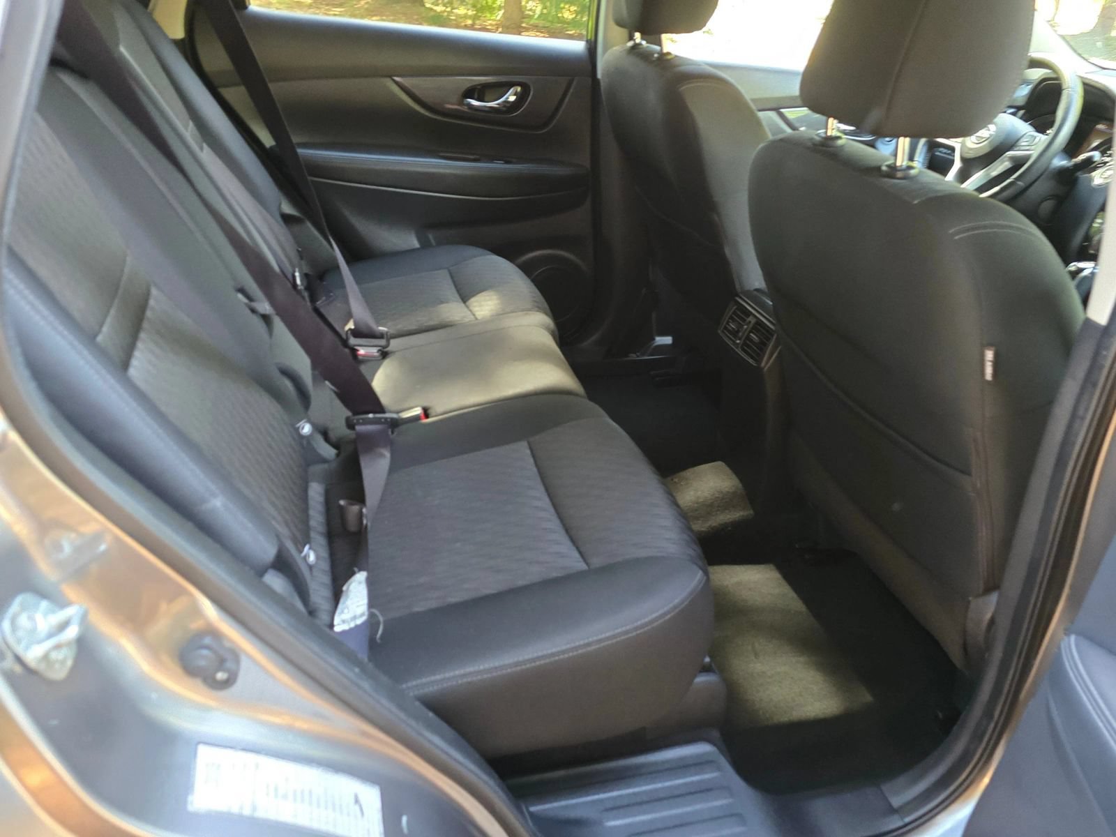 Used 2019 Nissan Rogue SV FWD image 15