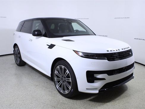 New 2025 Land Rover Range Rover Sport Dynamic SE AWD/4WD image 3