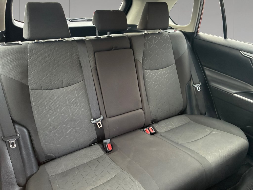 Used 2020 Toyota RAV4 XLE w/ Convenience Package AWD/4WD image 18
