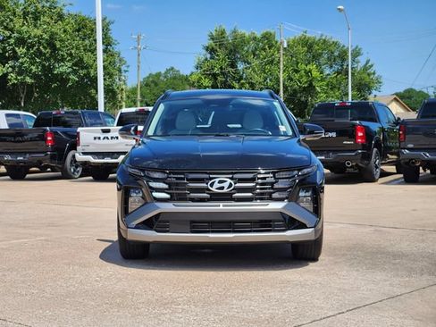 Used 2025 Hyundai Tucson SEL FWD image 2