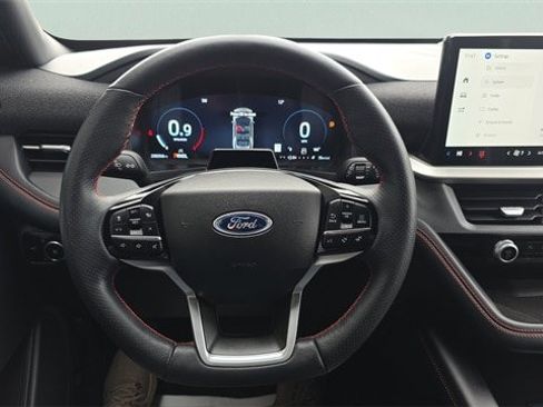 Certified 2025 Ford Explorer ST-Line w/ ST-Line Street Pack image 19