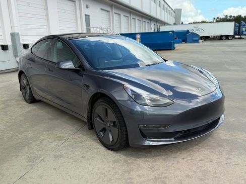 Used 2022 Tesla Model 3 Long Range AWD/4WD image 4