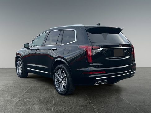 Used 2025 Cadillac XT6 Premium Luxury image 5