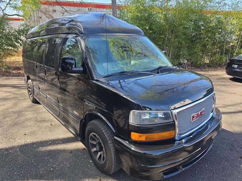 Used 2016 GMC Savana 2500 Extended RWD image 2