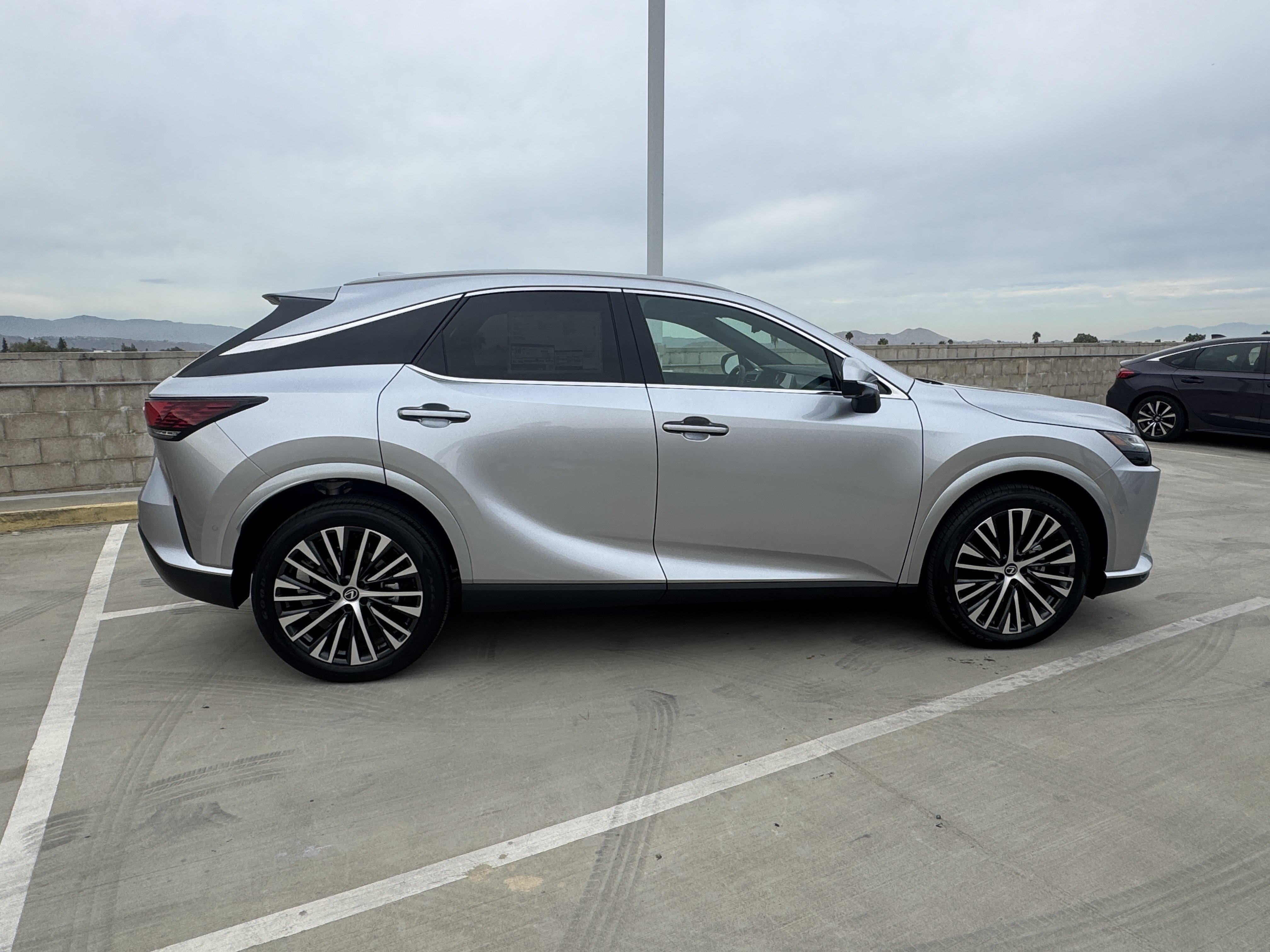 New 2026 Lexus RX 350h AWD/4WD image 12