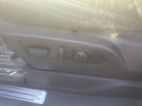 Used 2022 Chevrolet Silverado 1500 LT Trail Boss w/ LT Trail Boss Premium Package AWD/4WD image 18