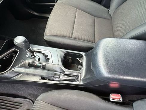 Used 2018 Toyota RAV4 LE image 20