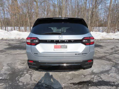 New 2026 Honda Pilot Black Edition image 5
