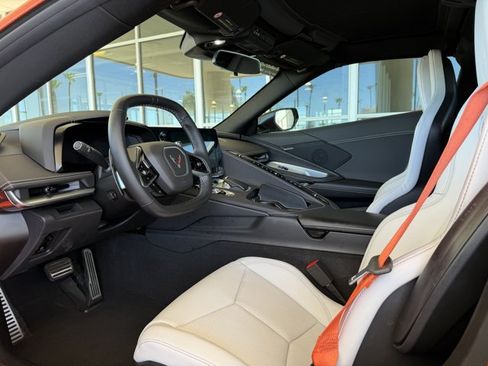 Used 2021 Chevrolet Corvette Stingray Coupe w/ Z51 Performance Package RWD image 9
