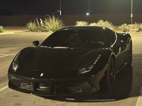 Used 2016 Ferrari 488 GTB RWD image 2