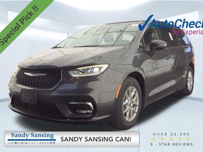 Used 2023 Chrysler Pacifica Touring-L