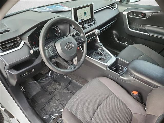 Used 2025 Toyota RAV4 LE AWD/4WD image 12