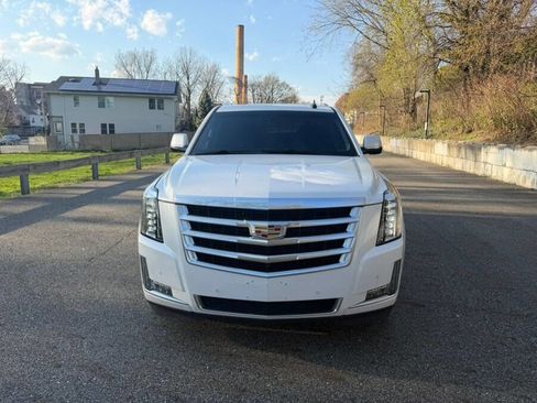 Used 2018 Cadillac Escalade Luxury image 14