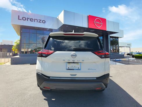 Used 2023 Nissan Rogue SV image 6