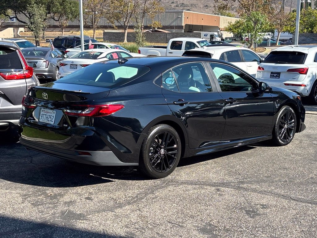 Used 2025 Toyota Camry SE FWD image 3