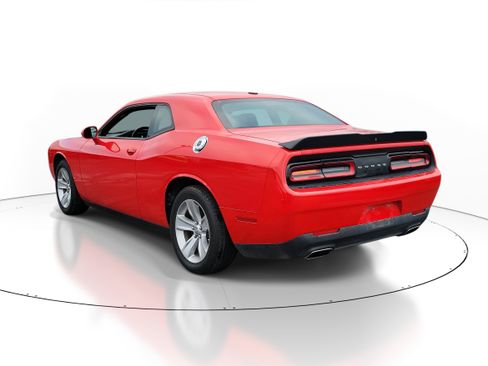 Used 2023 Dodge Challenger SXT image 3