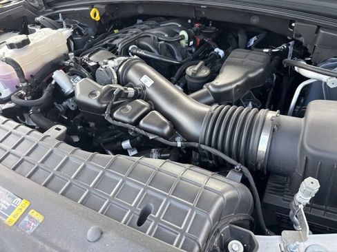 Used 2025 Jeep Grand Cherokee Laredo X image 29