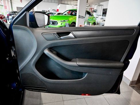 Used 2014 Volkswagen Jetta SE FWD image 29