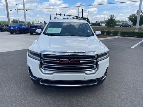 Used 2022 GMC Acadia SLE w/ Driver Convenience Package FWD image 2