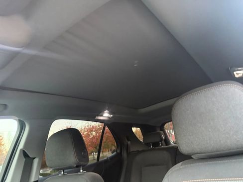 Used 2018 Chevrolet Equinox LT w/ Sun & Infotainment Package image 20