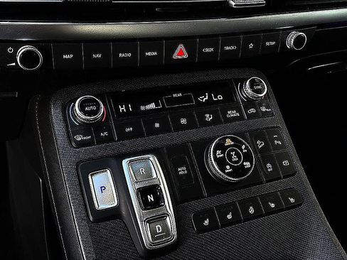 Used 2024 Hyundai Palisade Limited AWD/4WD image 16