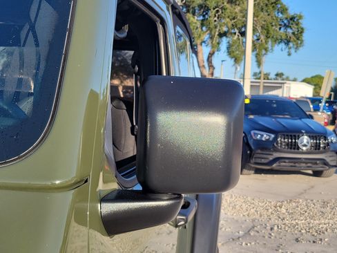 Used 2021 Jeep Wrangler Sport w/ Technology Group image 11