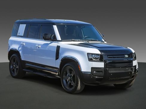 Used 2023 Land Rover Defender 110 X-Dynamic SE image 5