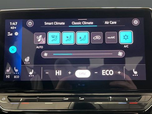 Used 2022 Volkswagen ID.4 Pro image 17