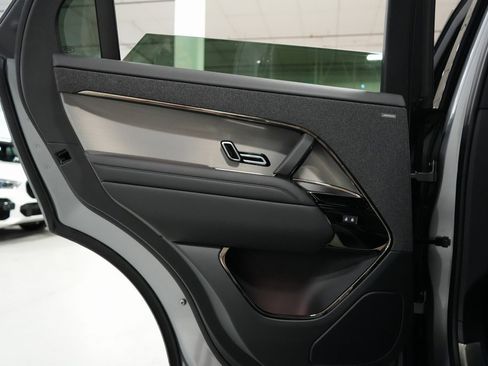 Used 2023 Land Rover Range Rover Sport SE Dynamic image 32