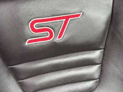 Used 2018 Ford Focus ST w/ Equipment Group 402A image 23