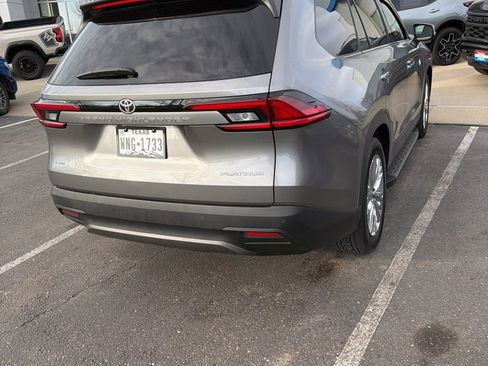 Used 2025 Toyota Grand Highlander AWD image 4