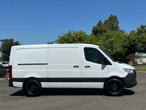 Used 2023 Mercedes-Benz Sprinter 1500 image 6